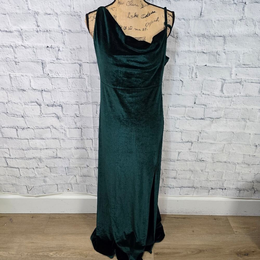 Womens gown dress Sz XL green velvet sleeveless wedding guess A19